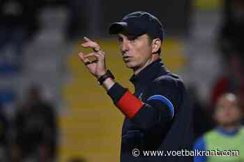 De Roeck klaagt over strafschopfases: &quot;Barslechte wedstrijd van arbitrage, machteloos tegen mensen in het busje&quot;