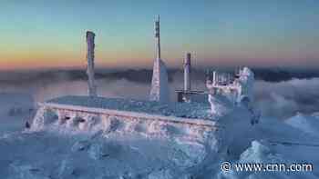 Watch Mt. Washington endure historic wind chill of -108°F