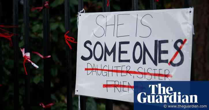 Online safety bill needs tougher rules on misogyny, say peers