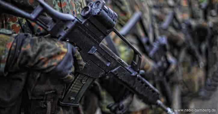 Marineinspekteur findet Wehrpflicht-Debatte nicht abwegig