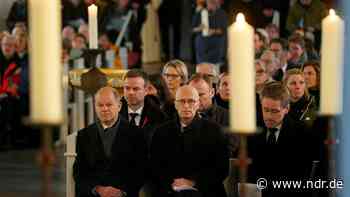 Hunderte trauern um Opfer der Messerattacke im Regionalzug