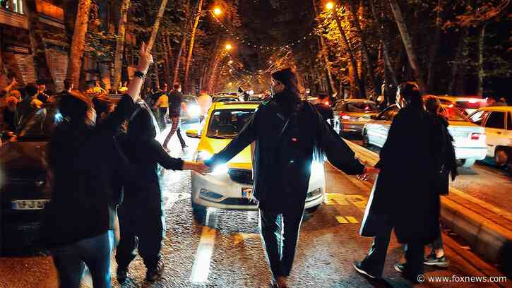 Iranian security forces accused of shooting eyes of young female protesters