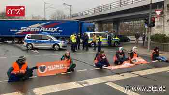 Klima-Aktivisten der "Letzten Generation" kleben sich erstmals auf Straße in Thüringen (mit Video)