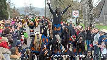 Ausnahmezustand in Wildberg: 800 Hästräger bestreiten das 500 Meter lange "Umzügle"