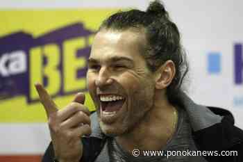 Jaromír Jágr scores his record 1,099th goal at almost 51