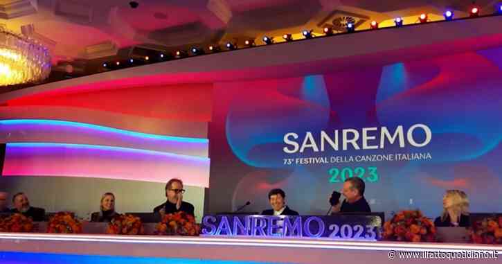 Sanremo 2023, incursione di Fiorello in conferenza stampa: telefona ad Amadeus e imita Coletta – Video