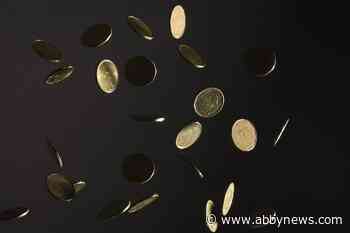 Canadian dollar’s outlook for 2023 uncertain as interest rate hikes wane: experts