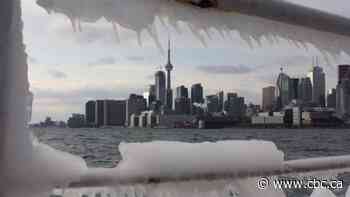 Police urge caution after 3 people fell through Lake Ontario ice near Toronto Islands