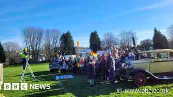 Cornish town hosts flash mob to attract new GP