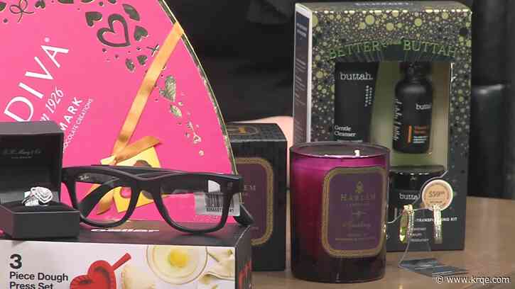 Macy's personal stylist helps you find the best Valentine's Day gift