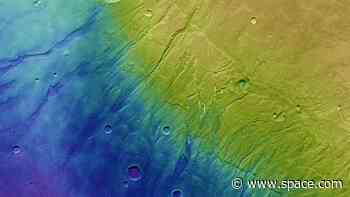 New Mars photo reveals scars from Red Planet's ancient past