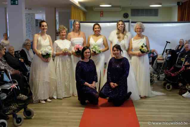 Bewoners woonzorgcentrum halen herinneringen op aan huwelijk