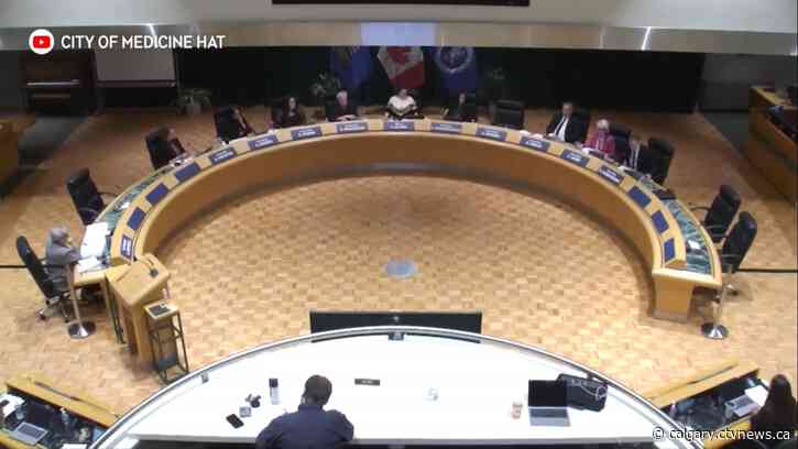 Medicine Hat takes initial step toward butting out smoking in public