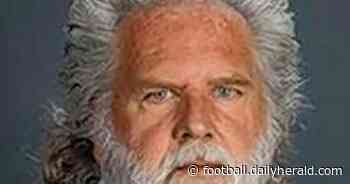 Elgin native Huxtable lands 1st NFL job