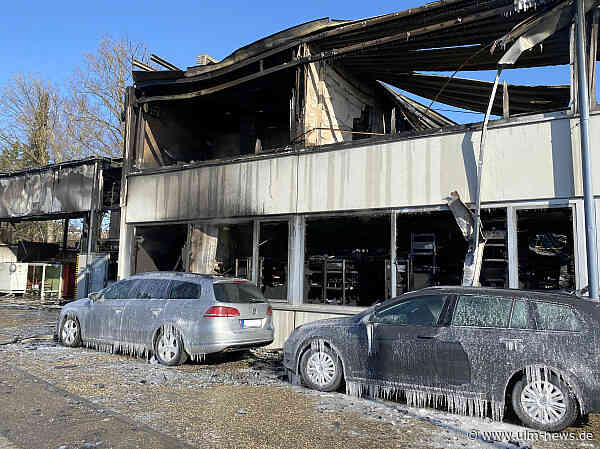 Nach Großbrand bei Autozulieferer Burgmaier in Allmendingen: Landrat Scheffold dankt Einsatzkräften