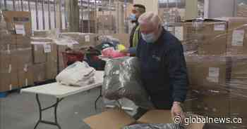 ‘That’s like gold’: Anonymous donor gifts 500 winter coats to Montreal shelter