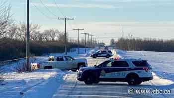 Saskatoon police arrest 2 suspects after suspicious death on western edge of city