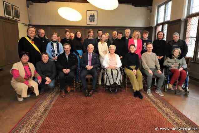 André en Monique varen in een gouden huwelijksbootje