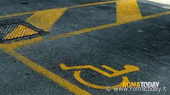 Sosta gratuita con il contrassegno invalidi, ma uno degli intestatari è morto