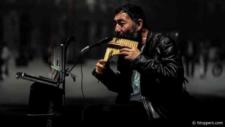 How to Isolate Your Subject With Moody, Dark Tones Using Lightroom