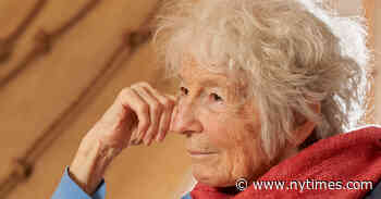 Simone Forti’s Experiments Transcribing Bodies in Motion