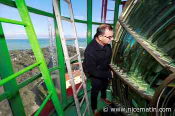 On a gravi en avant-première les 116 marches du phare de la Garoupe à Antibes