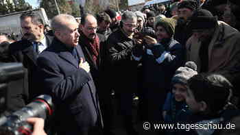 Präsident Erdogan besucht Katastrophengebiete in der Türkei