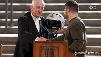 Selenski weibelt bei einem Überraschungsbesuch in London für die Lieferung von Kampfjets