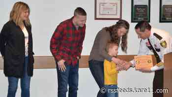 4-year-old honored for saving mom during emergency