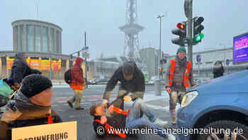 „Sind Sie bescheuert?“: Autofahrer verliert die Fassung und fährt Aktivist über den Fuß - Polizei ermittelt