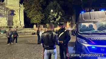 Ladro in fuga, la vittima lo insegue e viene minacciata un coccio di bottiglia