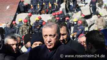 Erdbeben in der Türkei: Erdogan attackiert Opposition bei Besuch in Krisengebiet