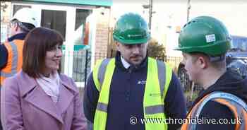 Bridget Phillipson MP meets Sunderland apprentices at Houghton-le-Spring housing development