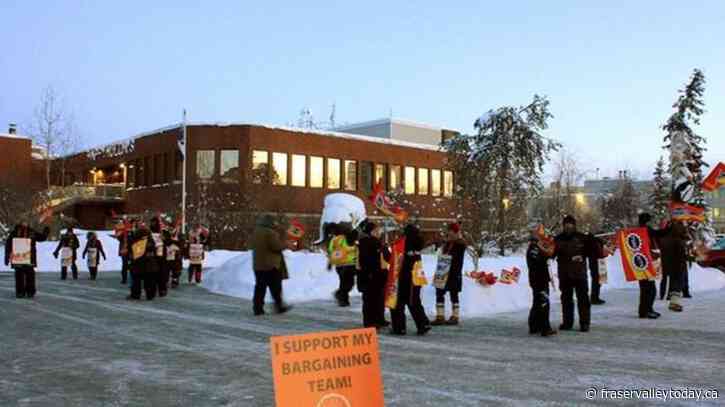 City of Yellowknife locks out unionized workers after mediation fails