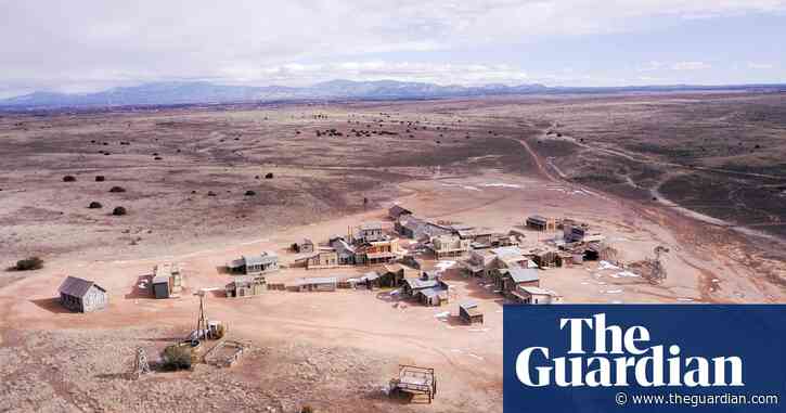 Alec Baldwin lawyers bid to disqualify special prosecutor in Rust death case