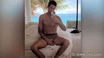 Tom Brady's underwear selfie gets the internet talking