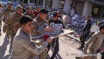 Erdbeben in Türkei: Zwei Babys und eine 75-jährige Frau aus Trümmern gerettet