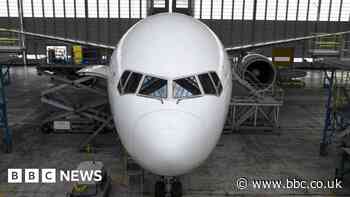 Boeing: Plane maker plans to cut 2,000 office jobs this year