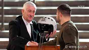 Selenski trifft King Charles III. und sagt, in der Ukraine sei derzeit jeder Militärpilot ein König