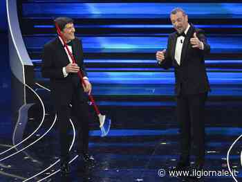 Sanremo 2023: al via la seconda serata. Morandi si presenta con la scopa