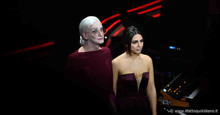 Sanremo 2023, la diretta della seconda serata. Francesca Fagnani ad Amadeus: ‘Il pubblico si domanda che mutande porti’, Massimo Ranieri si commuove col medley del trio. Sul palco Pegah e Drusilla Foer per le donne iraniane – FOTO