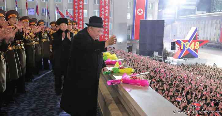 Nordkorea demonstriert mit Militärparade Stärke