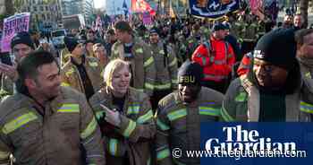Firefighters postpone UK strikes after 7% pay offer