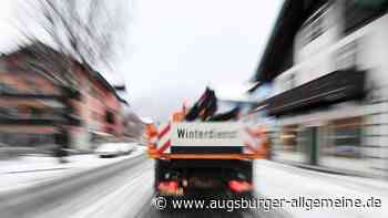 Streufahrzeug kippt bei Glätte auf A8 um