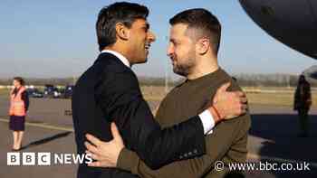Ukraine war: President Volodymyr Zelensky visits the UK