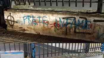 "Infame": scritte offensive contro don Coluccia, il prete anti spaccio