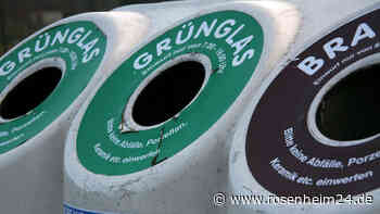 Blaue, rote oder lila Flaschen entsorgen – in welchen Glascontainer gehören sie?