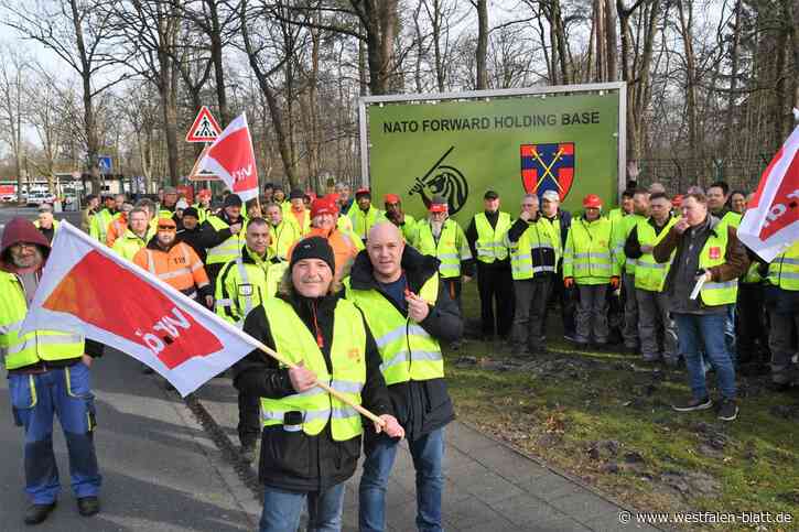 Zivilbeschäftigte in Paderborn-Sennelager fordern mehr Geld