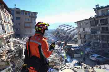 Ratsherr und Verwaltung sammeln für Erdbebenopfer