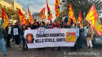 Salari bassi e mancate stabilizzazioni: è sciopero della scuola